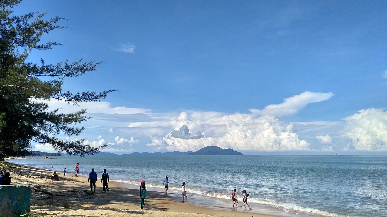 Pantai Pasir Panjang Singkawang